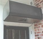 air_door_service_entrance_close2.jpg (4528 bytes)